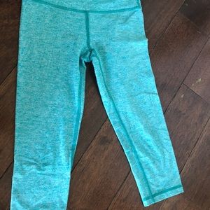 Cropped blue ivivva leggings